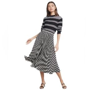 CLUB MONACO Women's Annina Black & White Pleated Skirt Size 2